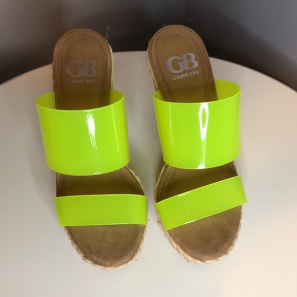 Gianni Bini After Hours Raffia Vinyl Wedge - Picture 5 of 7